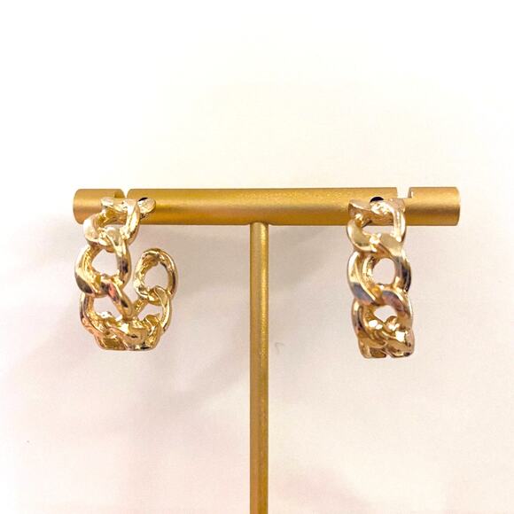 Gold Chunky Chain Link Hoop Earrings - Picture 1 of 3